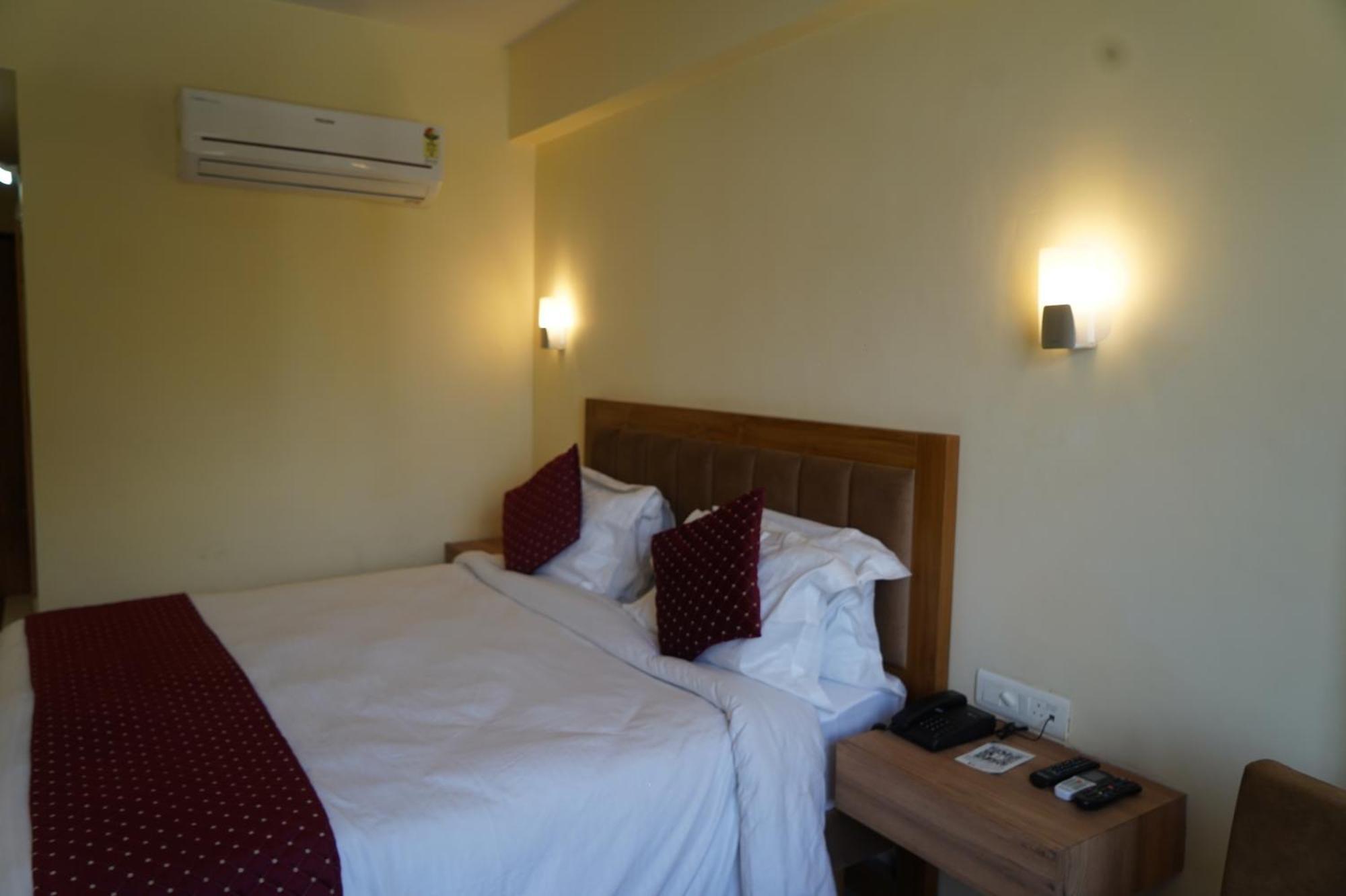 Hotel Forest Avenue - Best Luxury Hotel In Dehradun Exterior foto